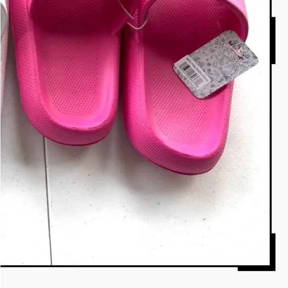 Bundle of 3 Comfortable Slide Sandals in Pink, Magenta, and White - Picture 7 of 10